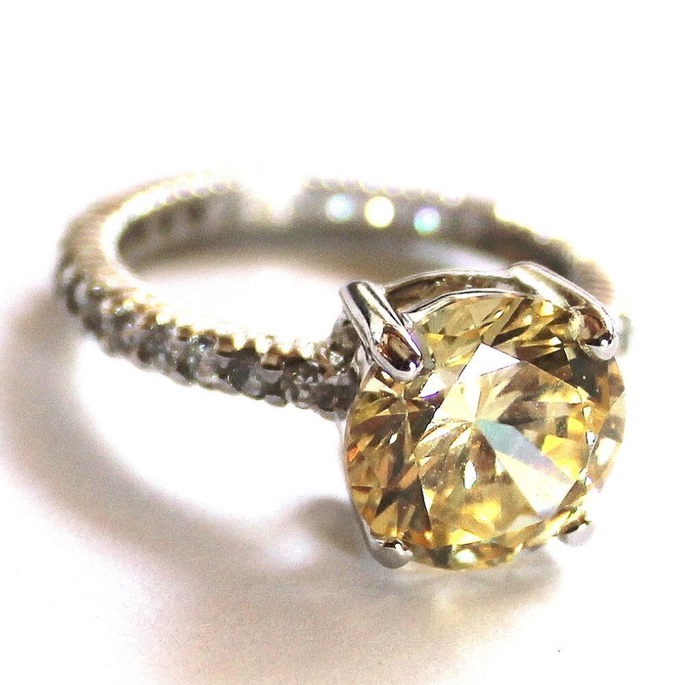 925 Sterling Silver Royal Engagement Pale Canary Cz Ring Carat Weight: 4.01 (ct)
